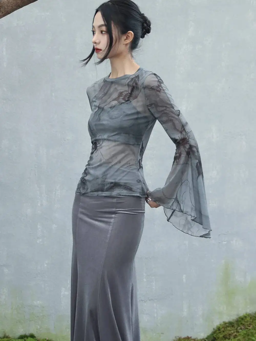 UMI MAO สไตล์จีนมุมมองผู้หญิงฤดูร้อนบางเสื้อยืดตาข่ายยืดหยุ่นพิมพ์ผีเสื้อแขนบานด้านล่างเสื้อ