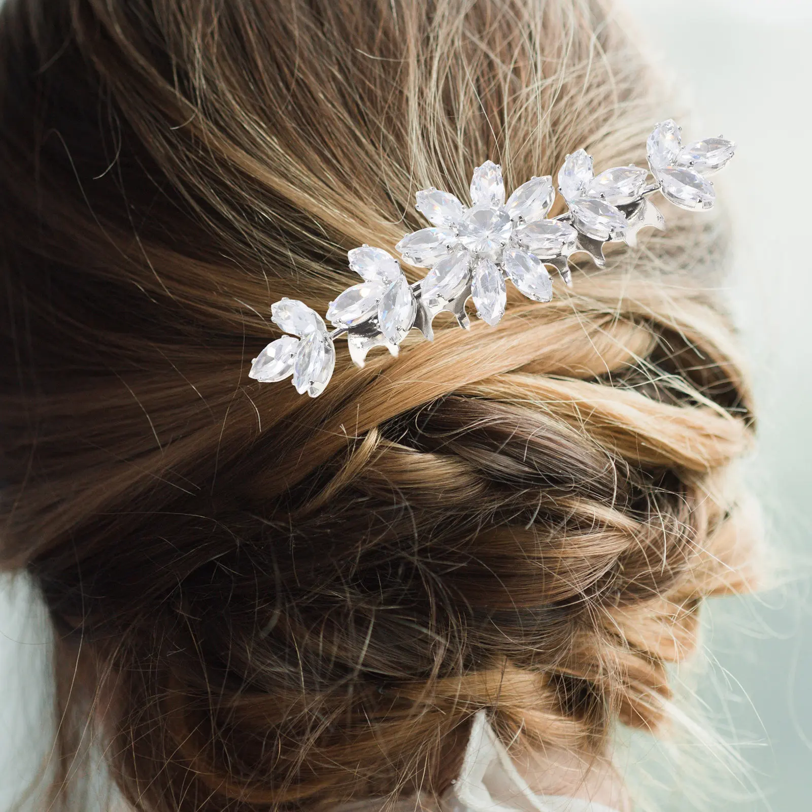 

Bridal Rhinestone Hair Comb Wedding Hair Piece Elegant Lightweight Headpiece for Brides Bridesmaids Formal Occasions Wedding