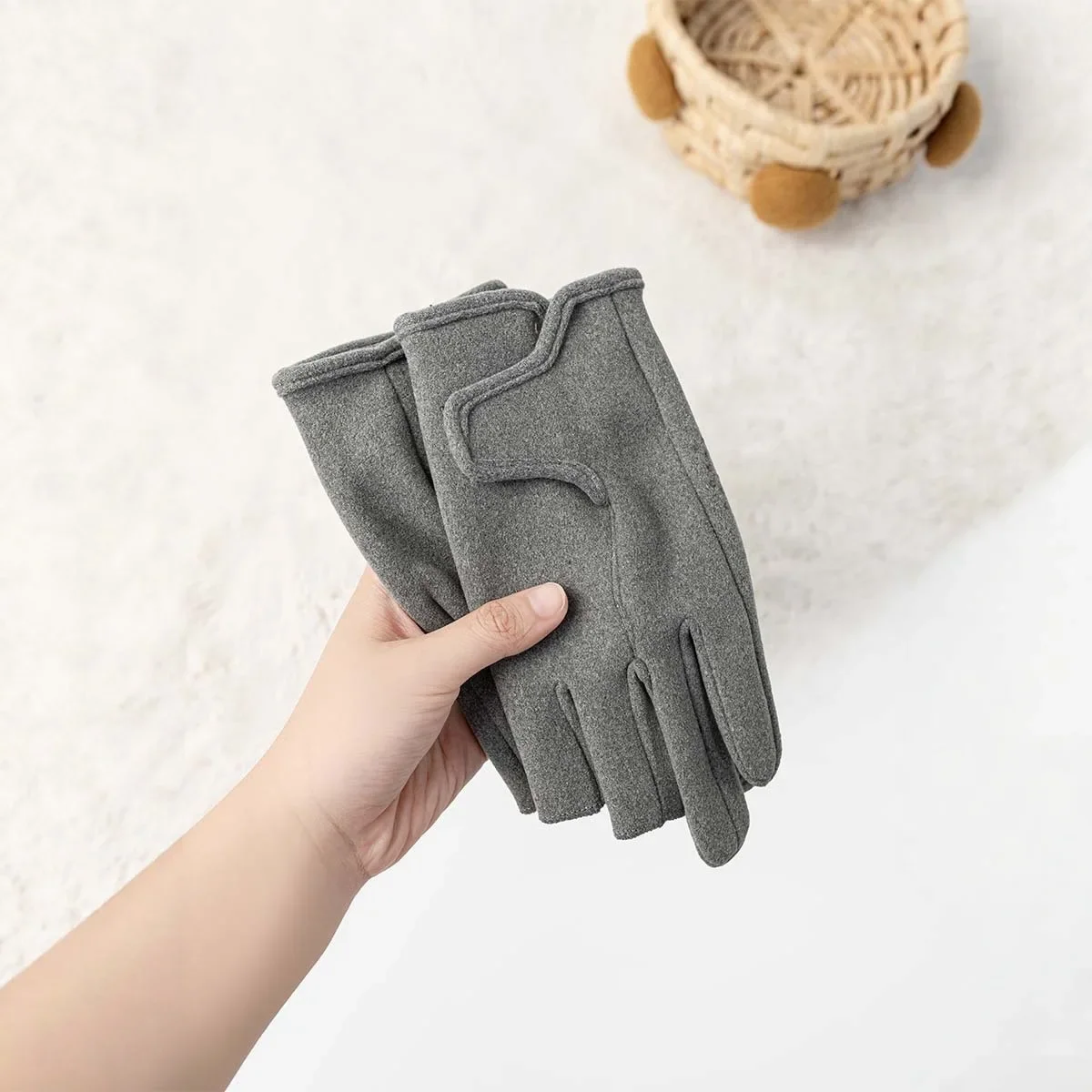 Winter Warm Gloves for Both Men and Women, Suitable for Commuting, Korean Version, Outdoor Sports, Half Finger Touch Screen