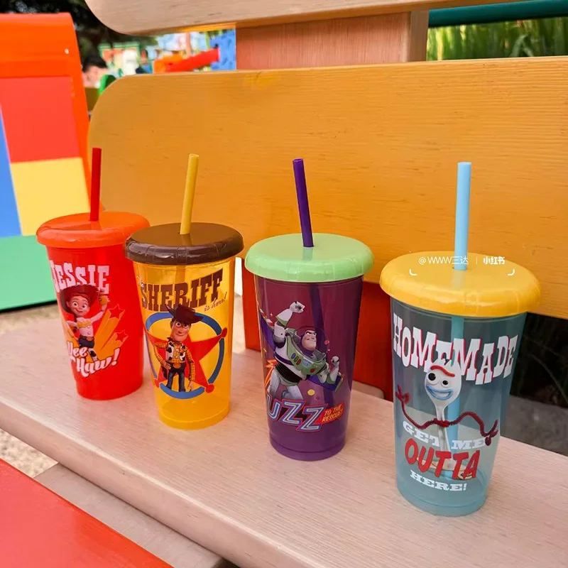 Toy Story 5 Plastik-Strohhalmbecher 4er-Pack 520ml Wiederverwendbare Trinkbecher mit Deckel Woody Buzz Lightyear Jessie Forky Party-Trinkgeschirr – Detail 12