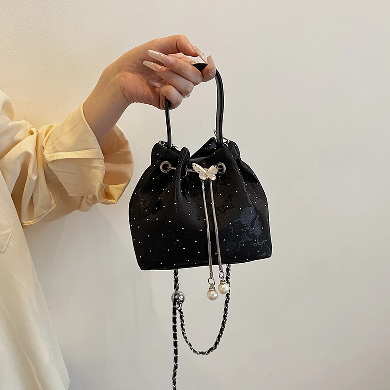 

Women's Bag, Light Luxury Brand with Elegant Temperament and Versatile Portable Shoulder Bag