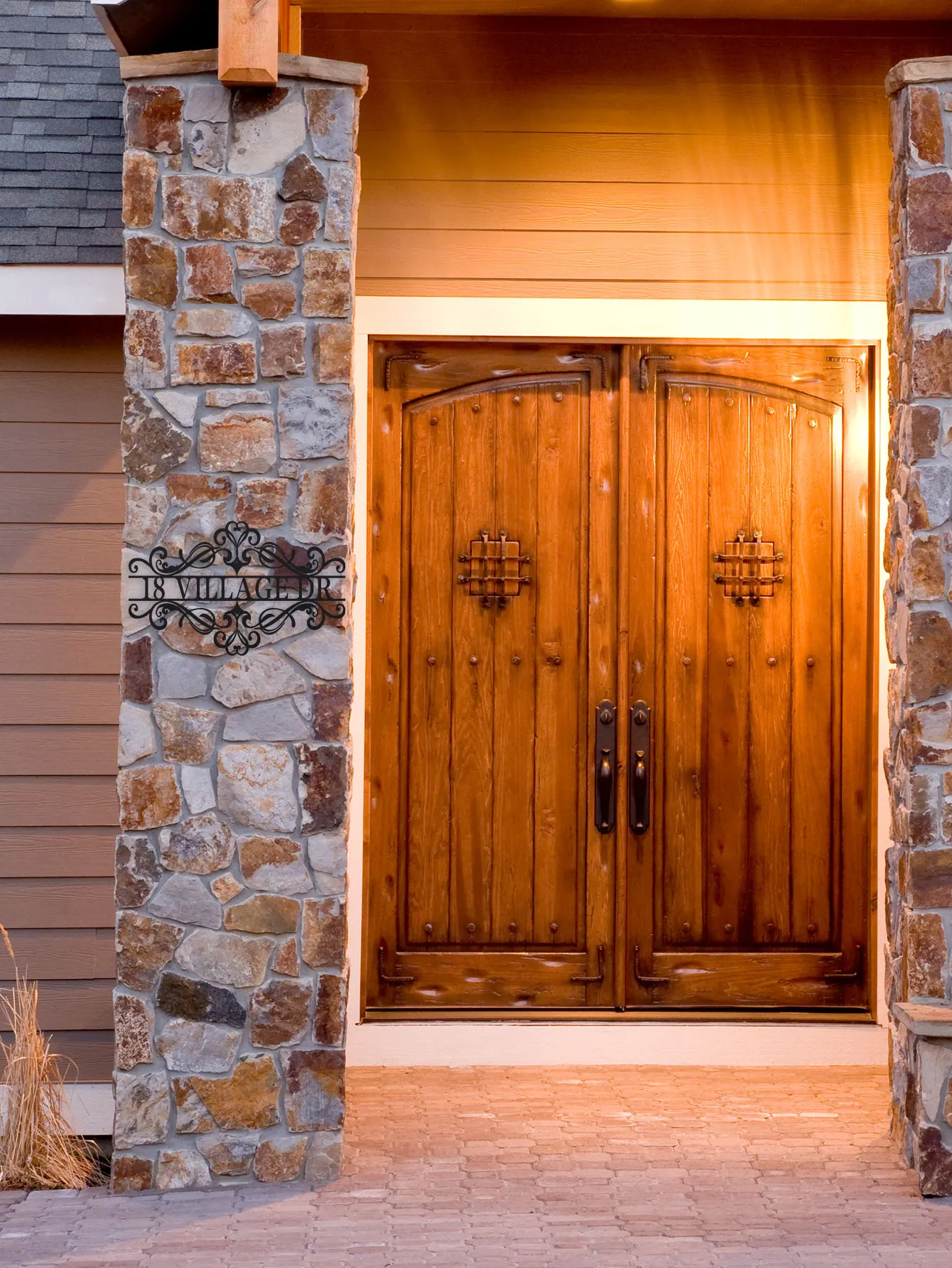 لافتة اسم معدنية مخصصة - لوحة اسم العائلة بحروف - فن معدني مزخرف لرحلة الانتقال لمنزل جديد، هدية زفاف - خارجي