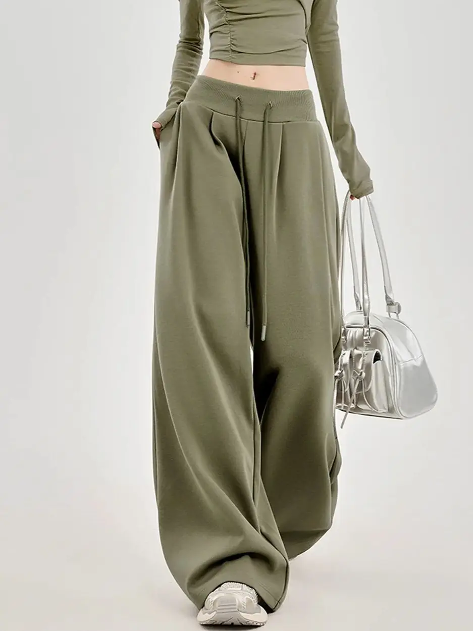 

Women's Low-Waisted Sweatpants: Loose-Fit, Drapey, Relaxed-Fit American-Style Athletic Wide-Leg Trousers