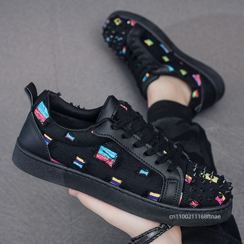 Street-Dance-Schuhe für Herren und Damen, perforiertes Segeltuch, modisch, atmungsaktiv, rote Sohle, Niete, personalisierte Freizeitschuhe