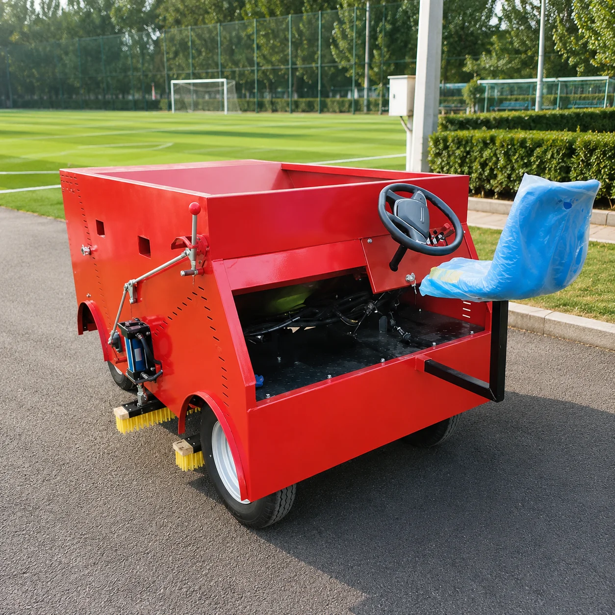 Small Ride-on Driving Sand Infill Machine Artificial Turf Brushing Machine Lawn Filling Machine for Artificial Grass