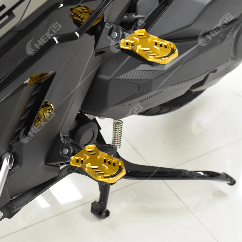 Chekis Is Suitable for Zontes 368g Modification Parts, Enlarged Left and Right Footrest Panels, Enlarged Rear Footrest Covers, Non-Slip, Enlarged Upper Cover