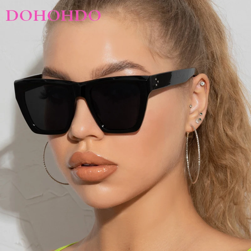 

Classic Vintage Square Rivet Decoration Sunglasses Women Men Trend Luxury Brand Eyeglasses Outdoor Travel Shade Sunglasses UV400