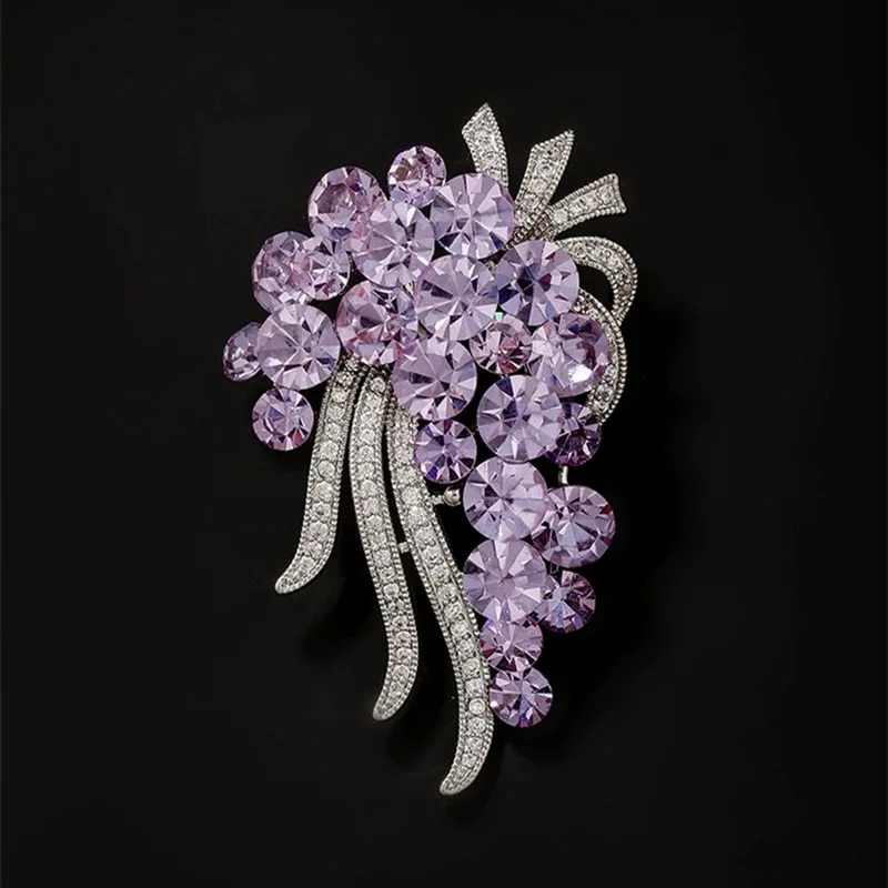 Elegant Violet Crystal Bouquet Brooch High End Women's Personalized Grape Cluster Chest Flower Anti-Light Pin Suit Accessory