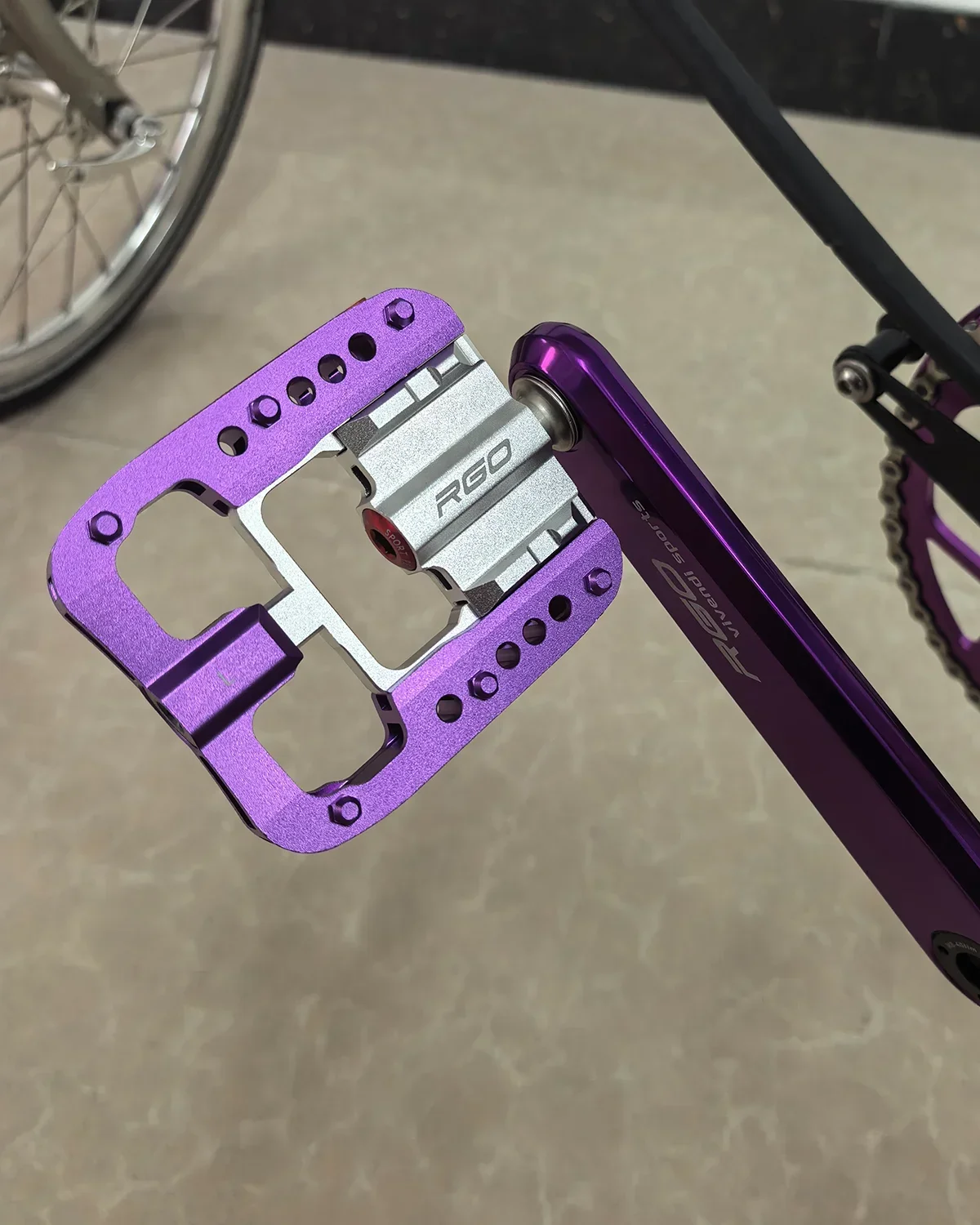 RGO Faltbare Fahrradpedale 4 Lager Aluminiumlegierung Rutschfest Reflektierend Schnellklapppedal 9/16" Universal für MTB-Rennradteile – Detail 10