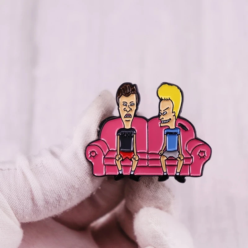 Beavis i Butthead Couch plakat przypinki na klapę plecak dżinsy emaliowana broszka kobiety moda biżuteria prezenty Cartoon odznaki