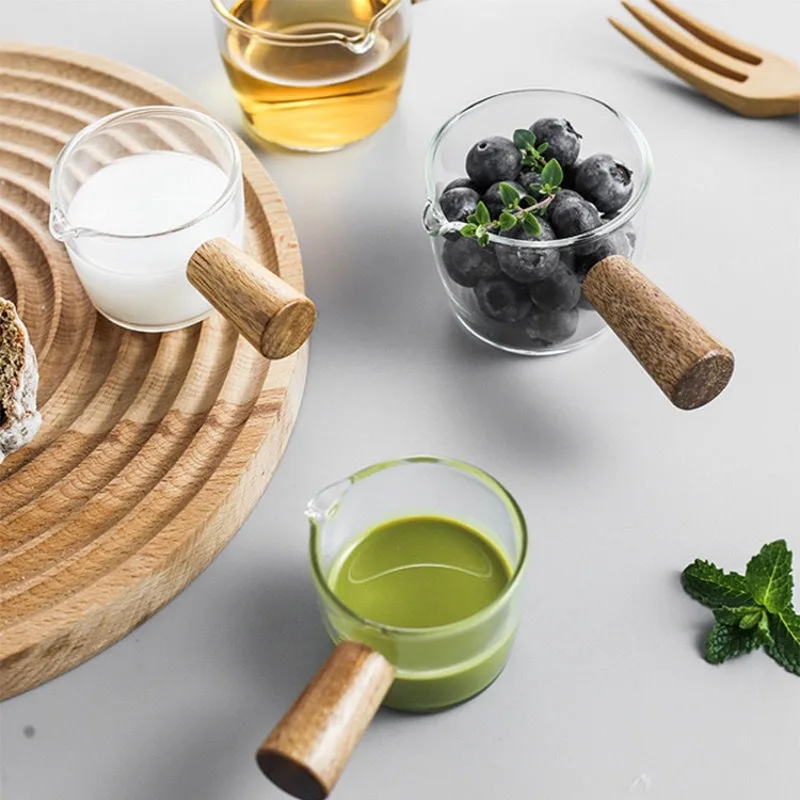 

2026 Hot Small Milk Cup Pot, Espresso Cup with Graduated Scale, Milk Cup, Wooden Handle Small Milk Tank for Household Use