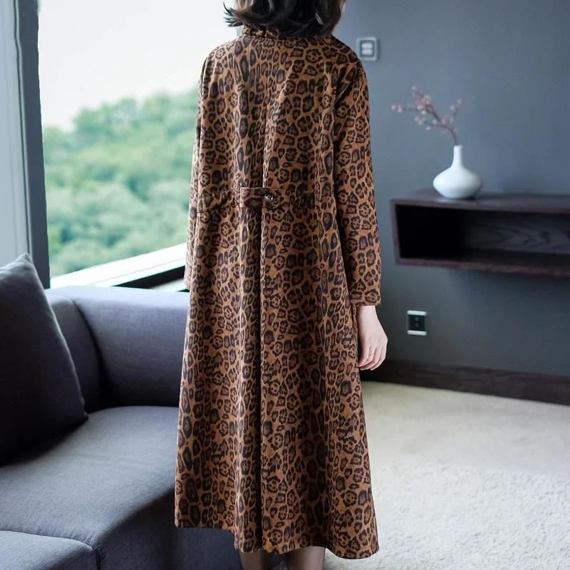 4xl Trenchcoat mit Leoparden muster für Frauen Herbst Winter Mode lose Wind jacke Mutter mittleren Alters dicke lange Mantel Outwear