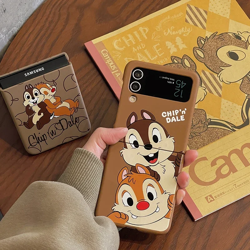 Disney Chip \'n\' Dale Vintage Brown Doll Hand Chain Phone Case For Samsung Galaxy Z Flip 3 4 5G ZFlip3 ZFlip4 Flip3 Flip4 Cover