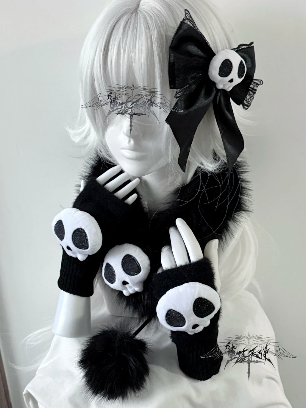 

Original Subculture Y2k Punk Dark Cute Skull Plush Scarf Gloves Versatile Warm Neutral Wind