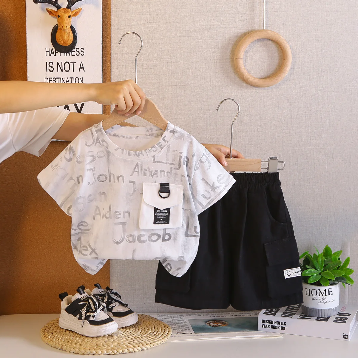 2026 New Kids Outfit Boys All Over Print T-shirt with Contrast Color Pocket and Casual Shorts Fashion Daily Wear for Toddlers