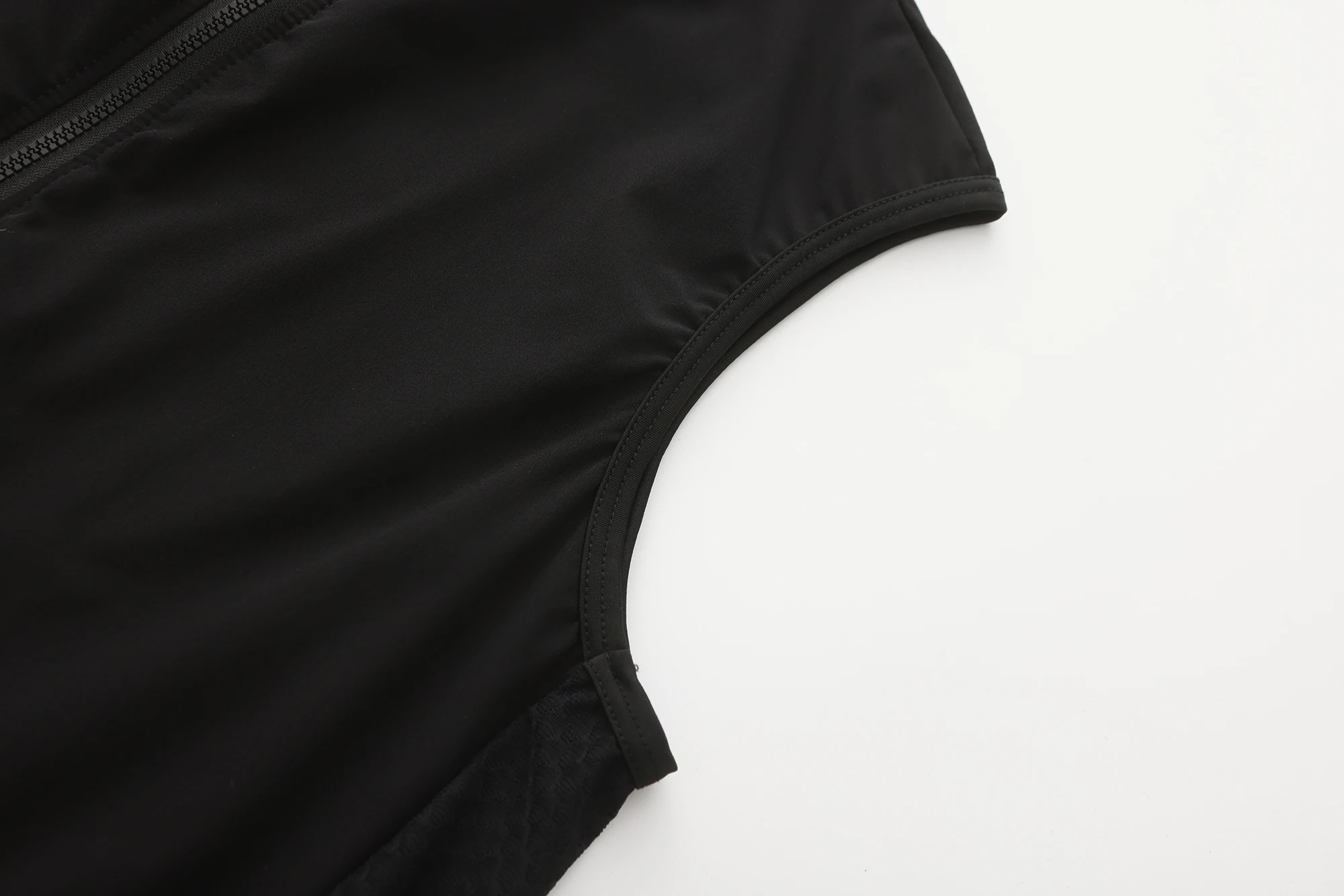 Thumbnail 4 - #19 Lightweight Wind Jackets List of Top Picks