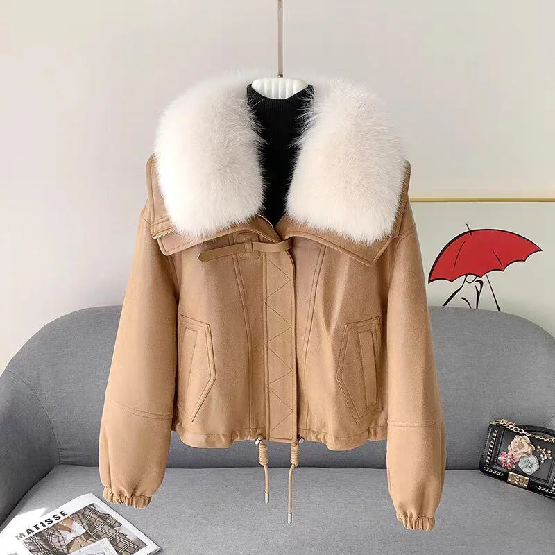 كبير الفراء طوق أسفل سترة قطن المرأة قصيرة 2025 شتاء جديد دافئ وبارد مقاومة الراقية سترة معطف فرو الغزلان