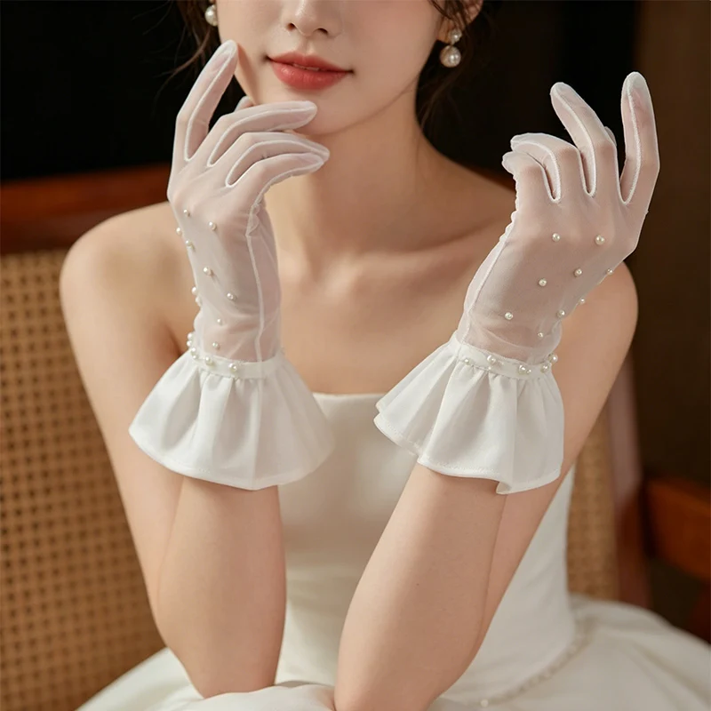New Wedding Gloves Bridal Spring and Autumn Summer Lace Short Wedding Pearl Thin Mesh Lotus Leaf Lace Satin Gloves