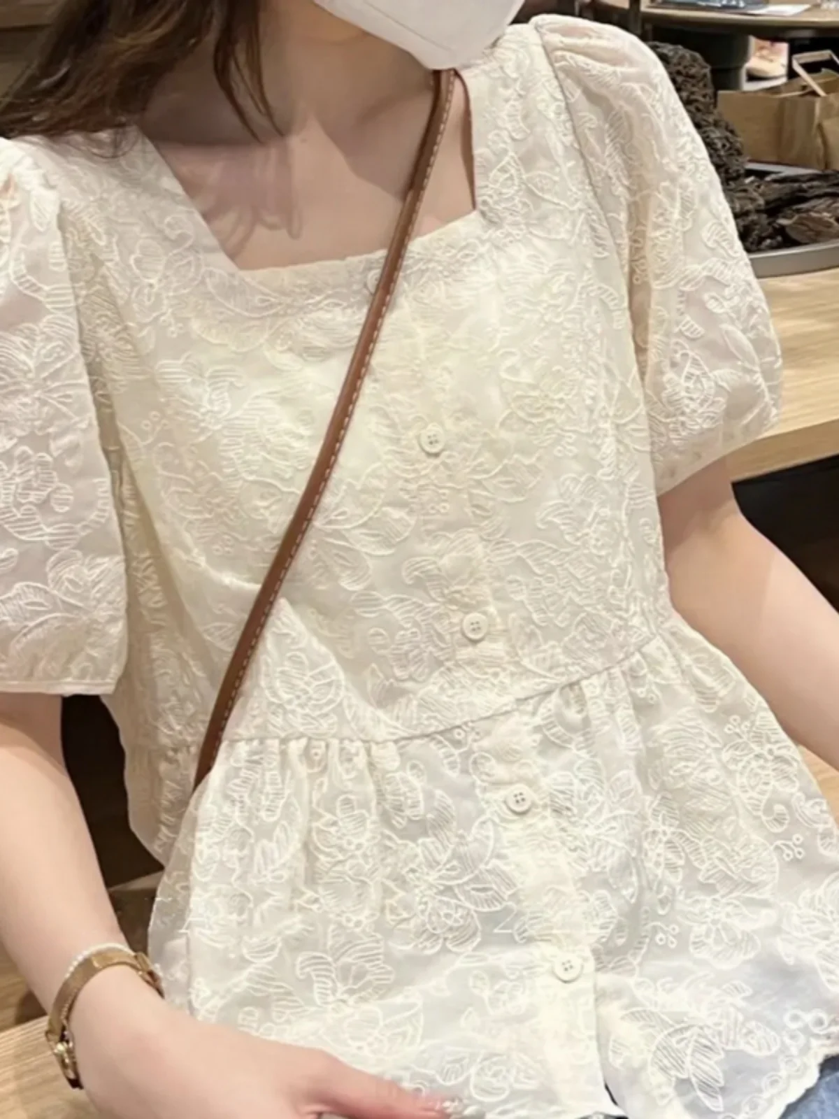 

Elegant Chiffon Blouse Women's Summer New Style Bubble Sleeve Lace Embroidery Slimming Top Fashionable Commute Wind Loose Fit