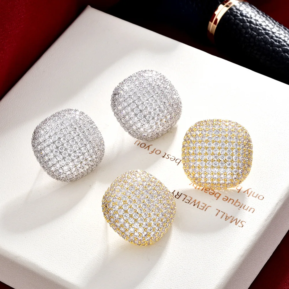 Hot Sale Slightly Inlaid Diamond Super Flash Round Square Stud Earrings Light Luxury Premium Temperament Celebrity Earrings Wome