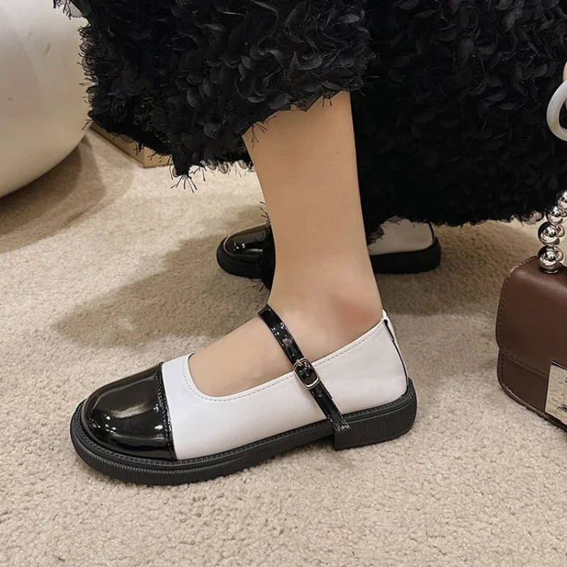 2024 Women Flat Shoes Square Toe Retro Mary Janes Loafers Female Belt Buckle Casual Autumn Fashion Lady  Fashion Femme