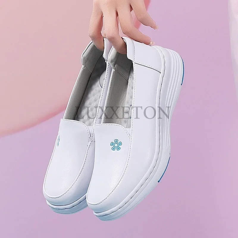 Genuine Leather Nurse Shoes Women Soft Soles Breathable and Comfortable Autumn Winter Medical Thick Soles Anti Slip Work Shoes