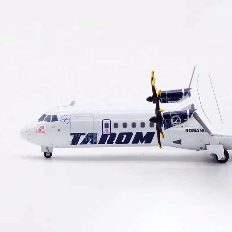 JC Wings Diecast 1:200 Scale TAROM Romanian Air Transport ATR-72-600 YR-ATK Aircraft Simulation Alloy Souvenir Collection Toy