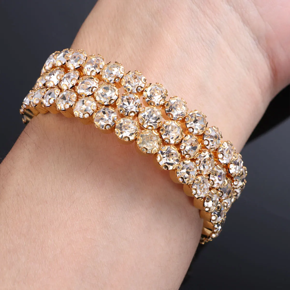 

Shiny Crystal Bracelet Elastic 3 Rows White Circle Hand Accessory for Women Bride Charming Jewelry Gift
