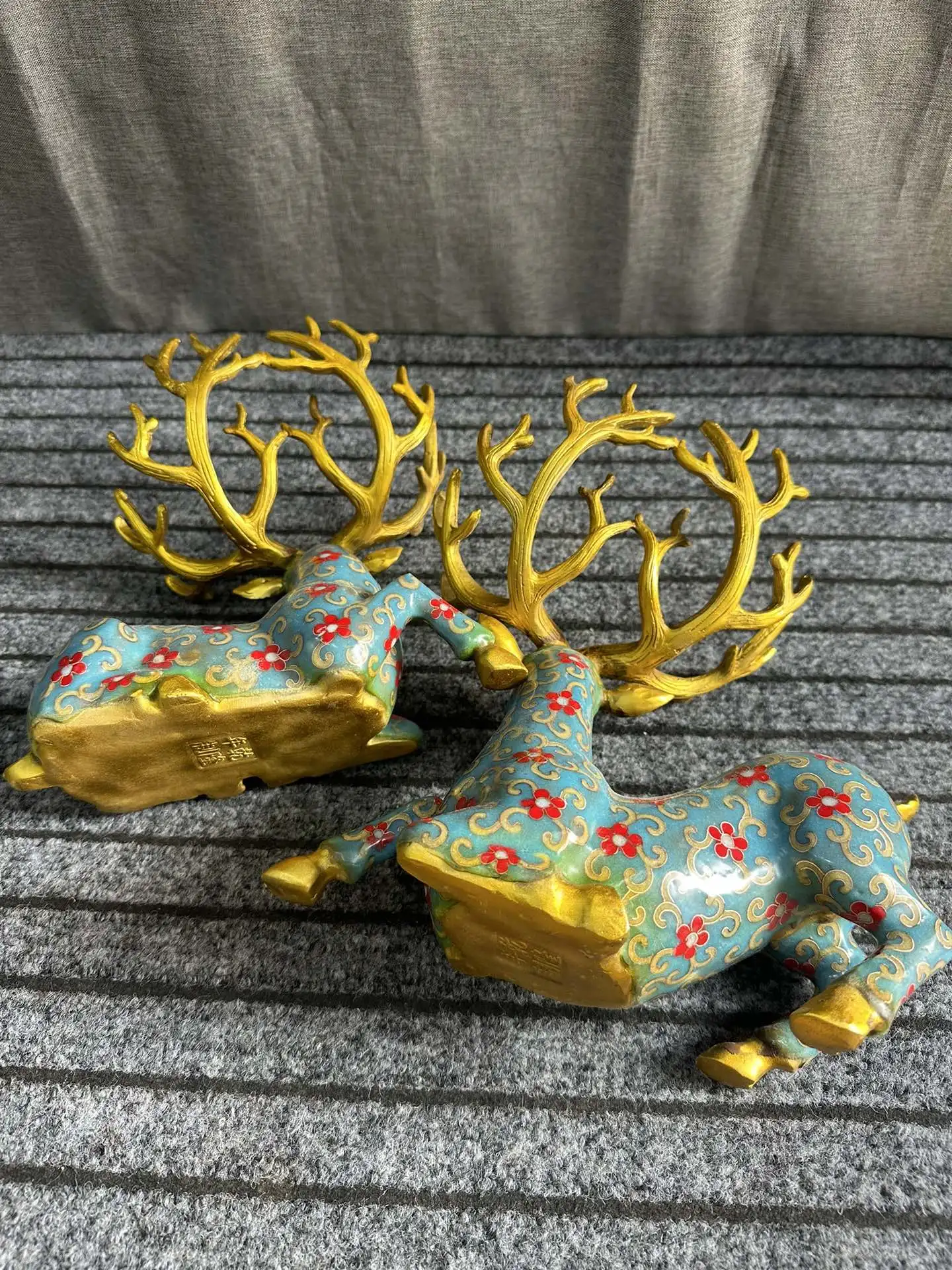 Temple Collection Old Bronze Cloisonne Enamel Flower Texture Sika Deer Statue pair Amass wealth Ornaments Town house