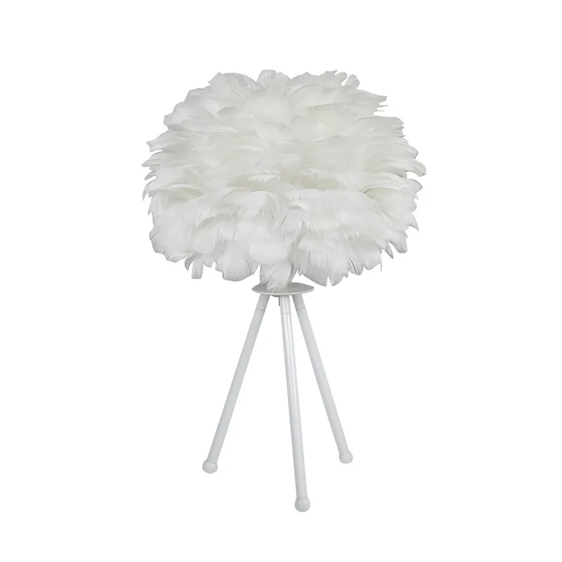 #For Nordic decorative feather table lamp bedroom bedside lamp atmosphere B & B ins girl heart feather lamp cross-border
