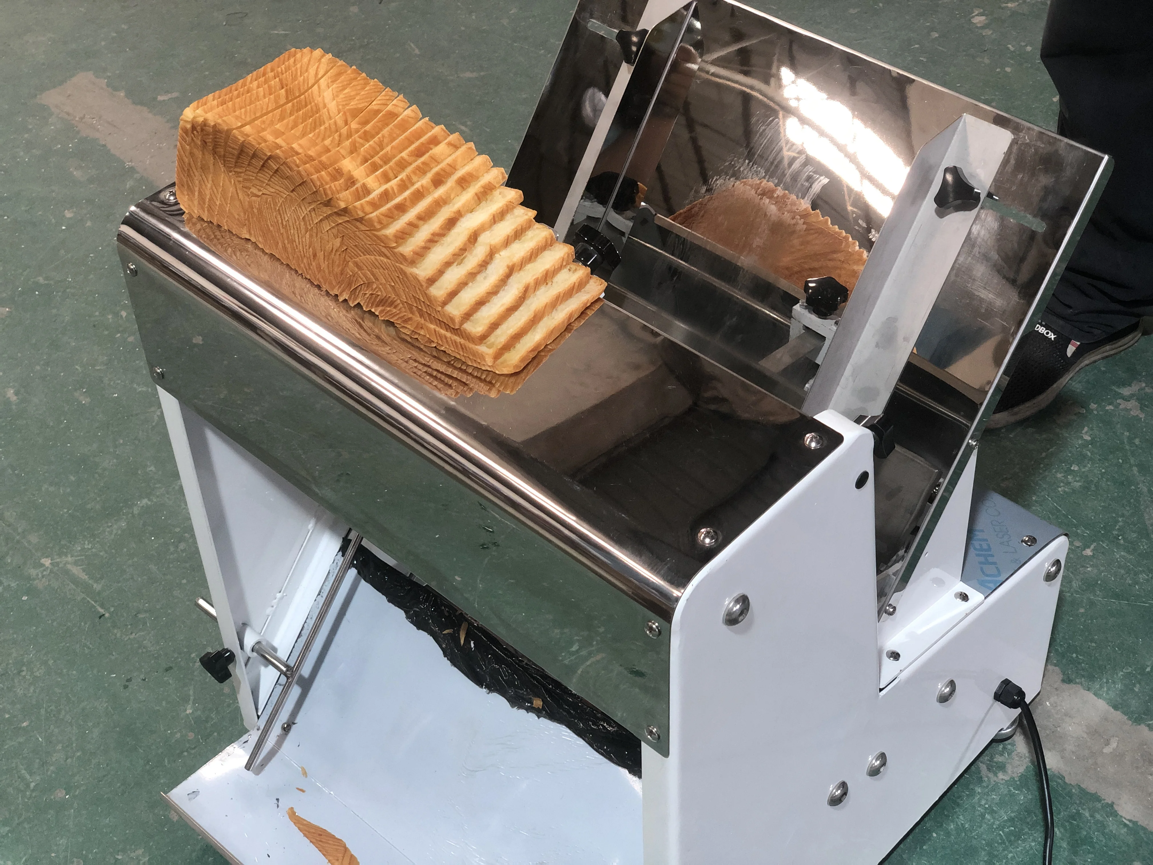 Best sell products dough bread cutter machine automatic bakery bread slicer machines 8mm 9.5mm and 12mm rebanadora de pan molde