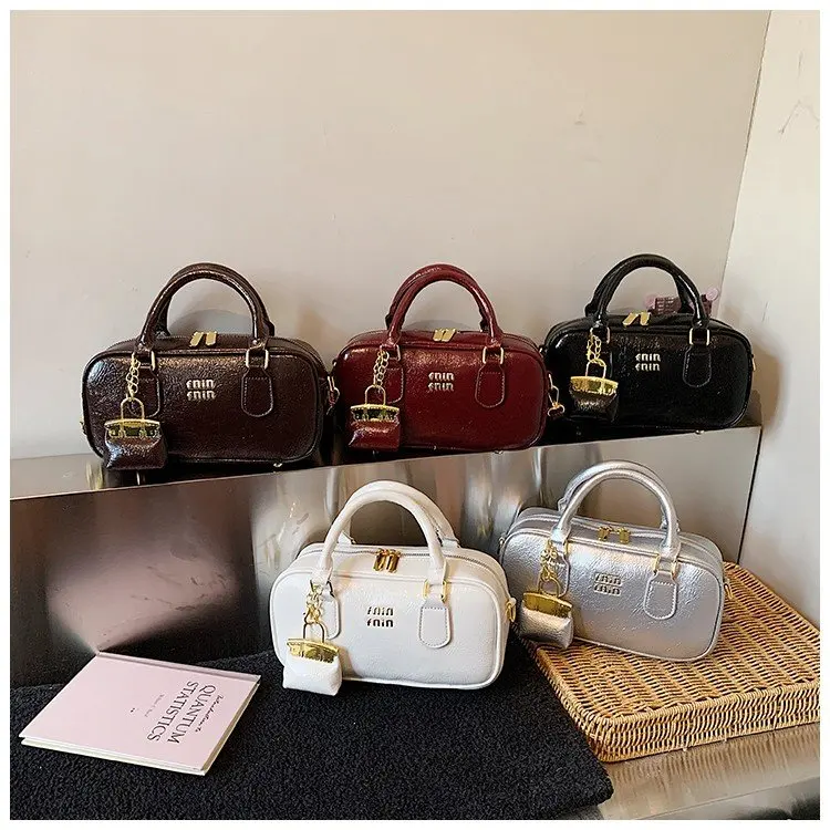 

High-End Designer Unique Vintage Leather Diaper Bags For Women Minimalist Elegant Large Capacity Fashionable Tote Bag