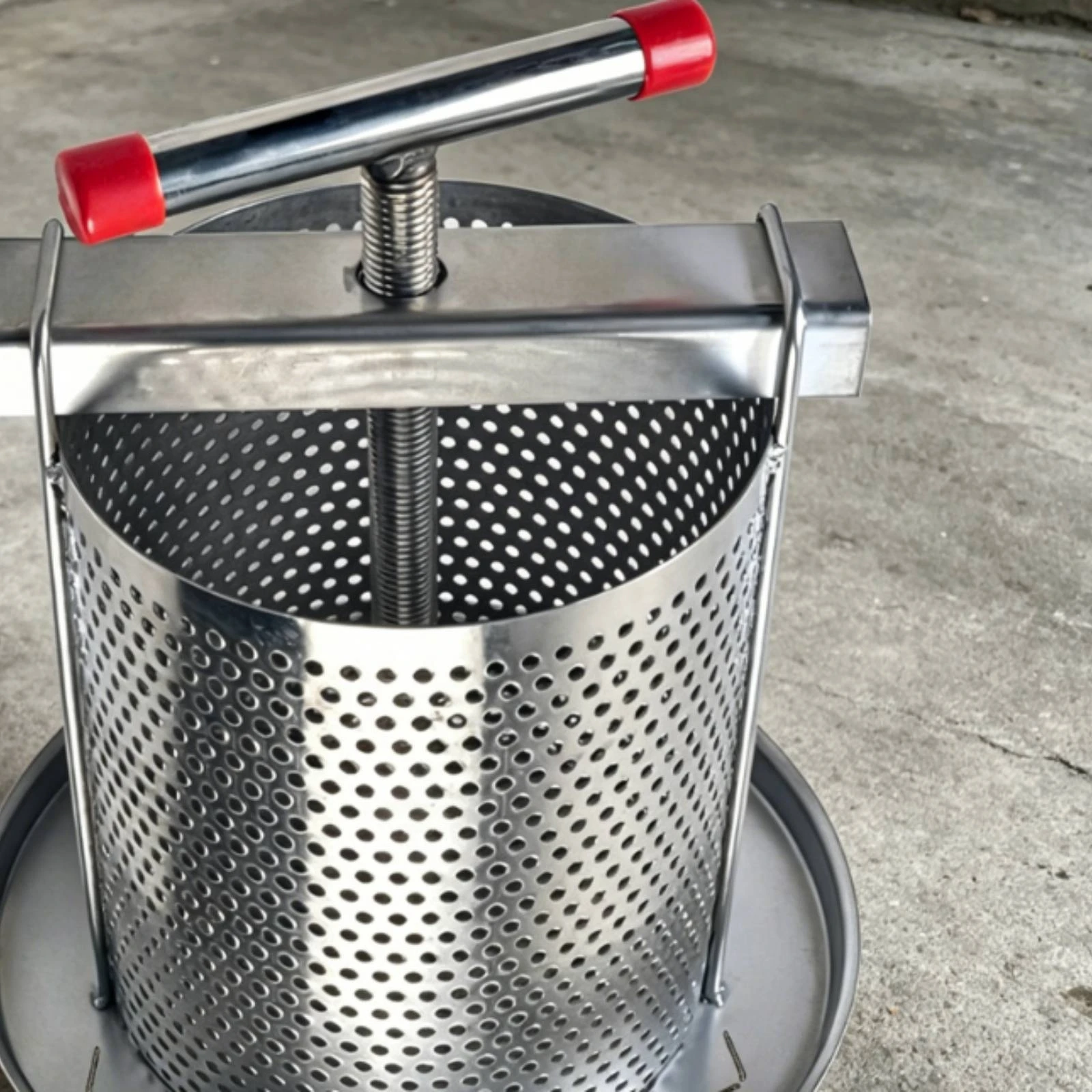 Stainless Steel Honey Press Long-Lasting Manual Honey Press Extractor Heavy-Duty Machine Sturdy for Beekeepers, Home, Kitchen view 3