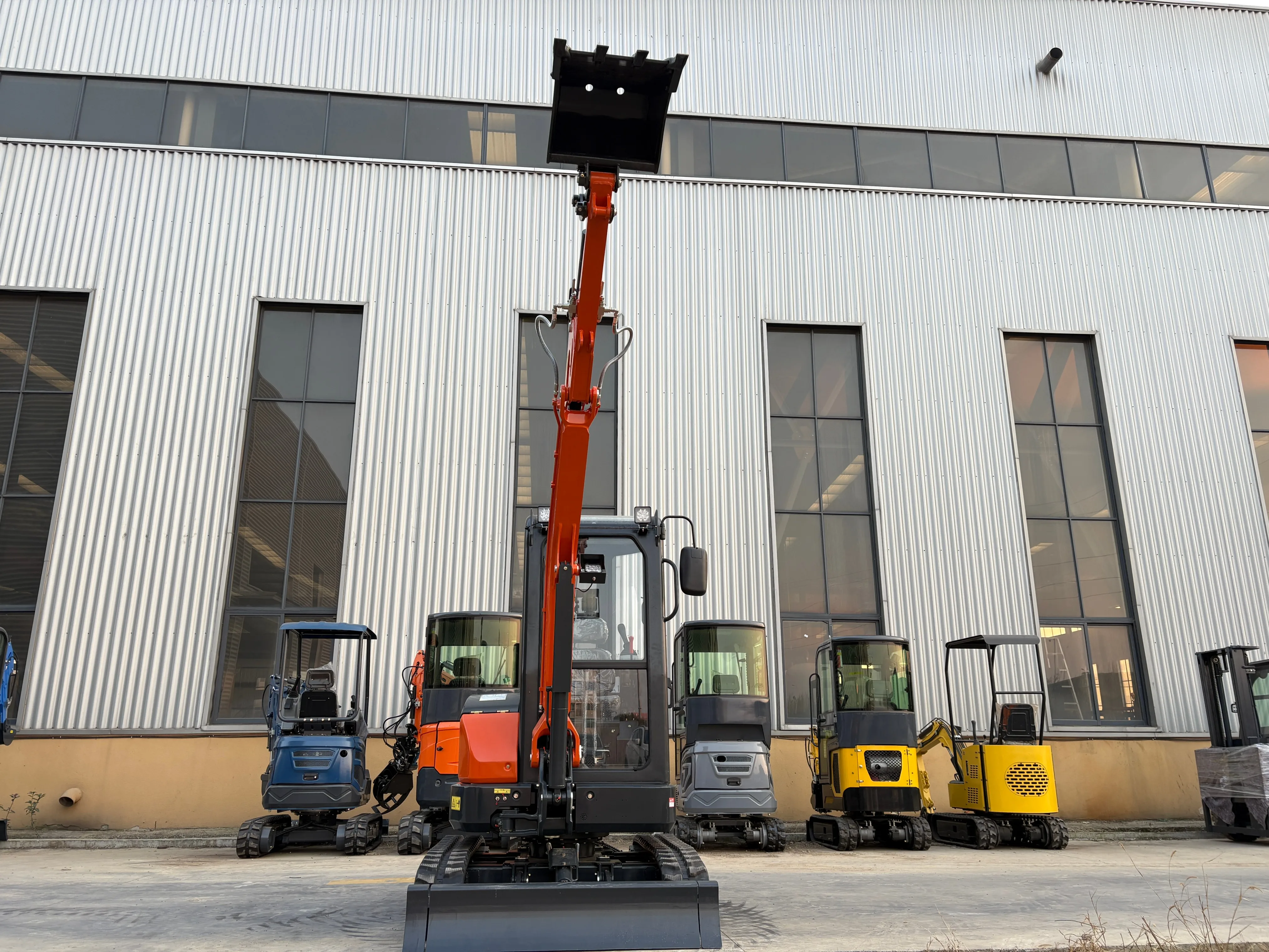 

Мощный и индивидуальный китайский мини-гусеничный экскаватор OMITECH, многофункциональный, 1,0 тонны, с двигателем Koop, бесплатный ковш, гарантия 1 год