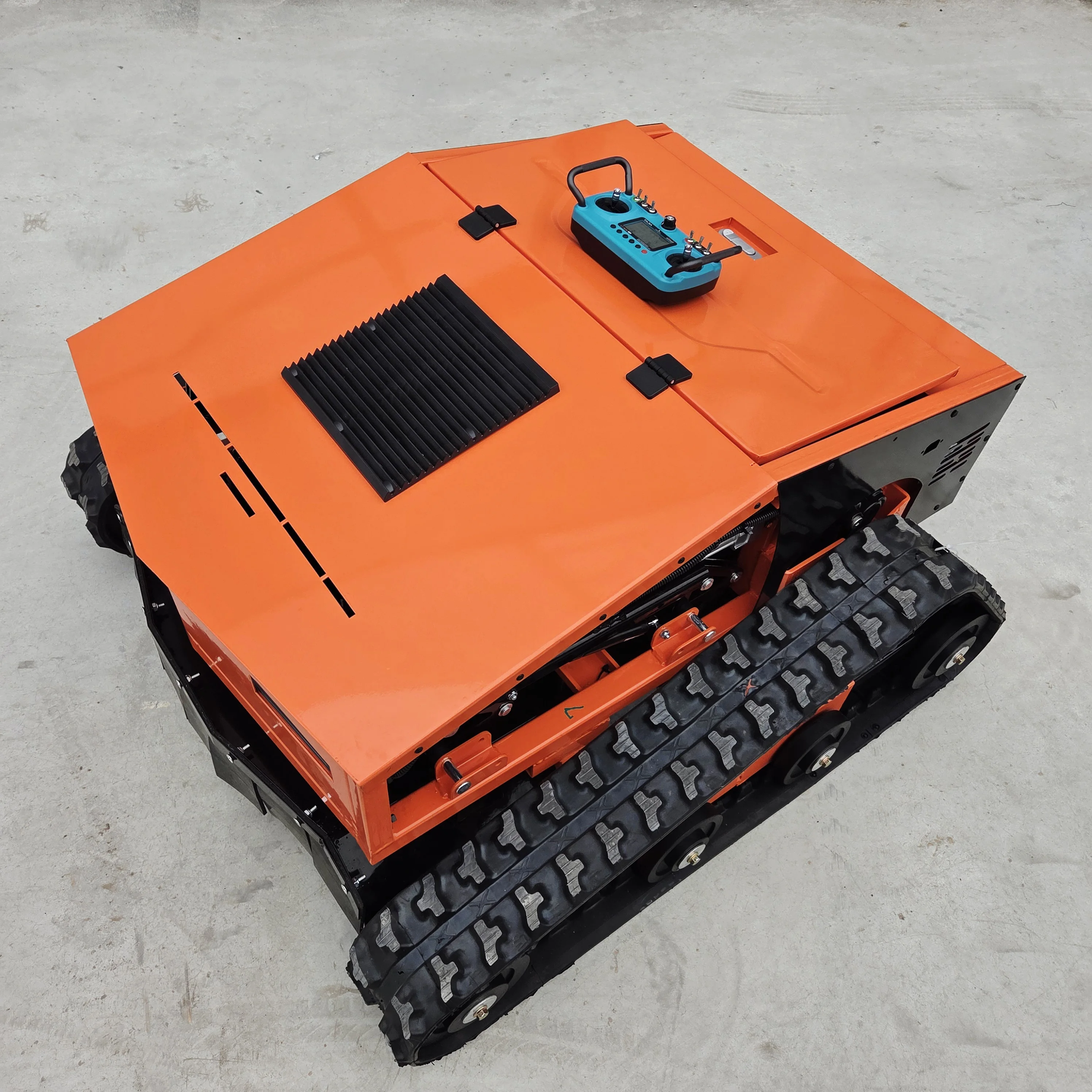 Высокотехнологичная, эффективная, высококачественная интеллектуальная газонокосилка с дистанционным управлением и эргономичным промышленным пультом дистанционного управления.