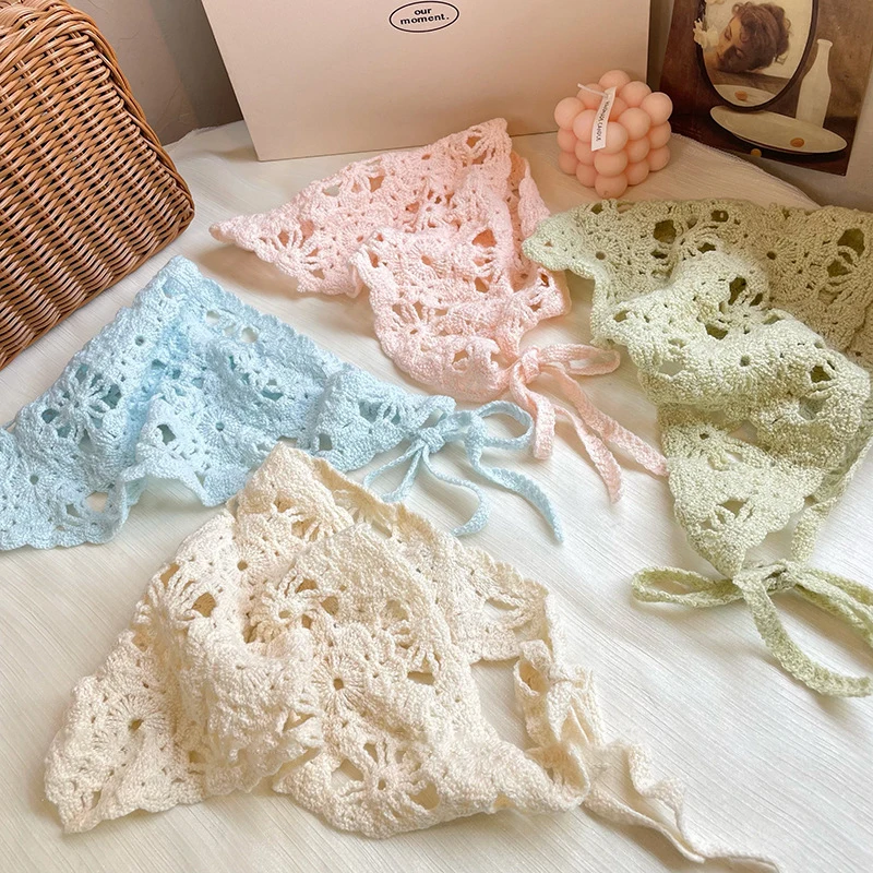 منشفة عقال كروشيه مصنوعة يدويًا على الطراز الفرنسي الخالدة؛ قبعة حجاب محبوكة مع لهجة زهرة الرجعية