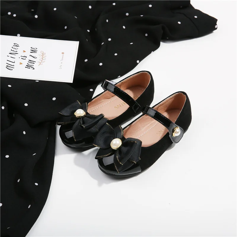 Zapatos de princesa de perlas dulces para niñas, zapatos de cuero informales, zapatos de Mary Janes poco profundos con lazo negro suave, zapatos planos de fiesta para niños, otoño 2023