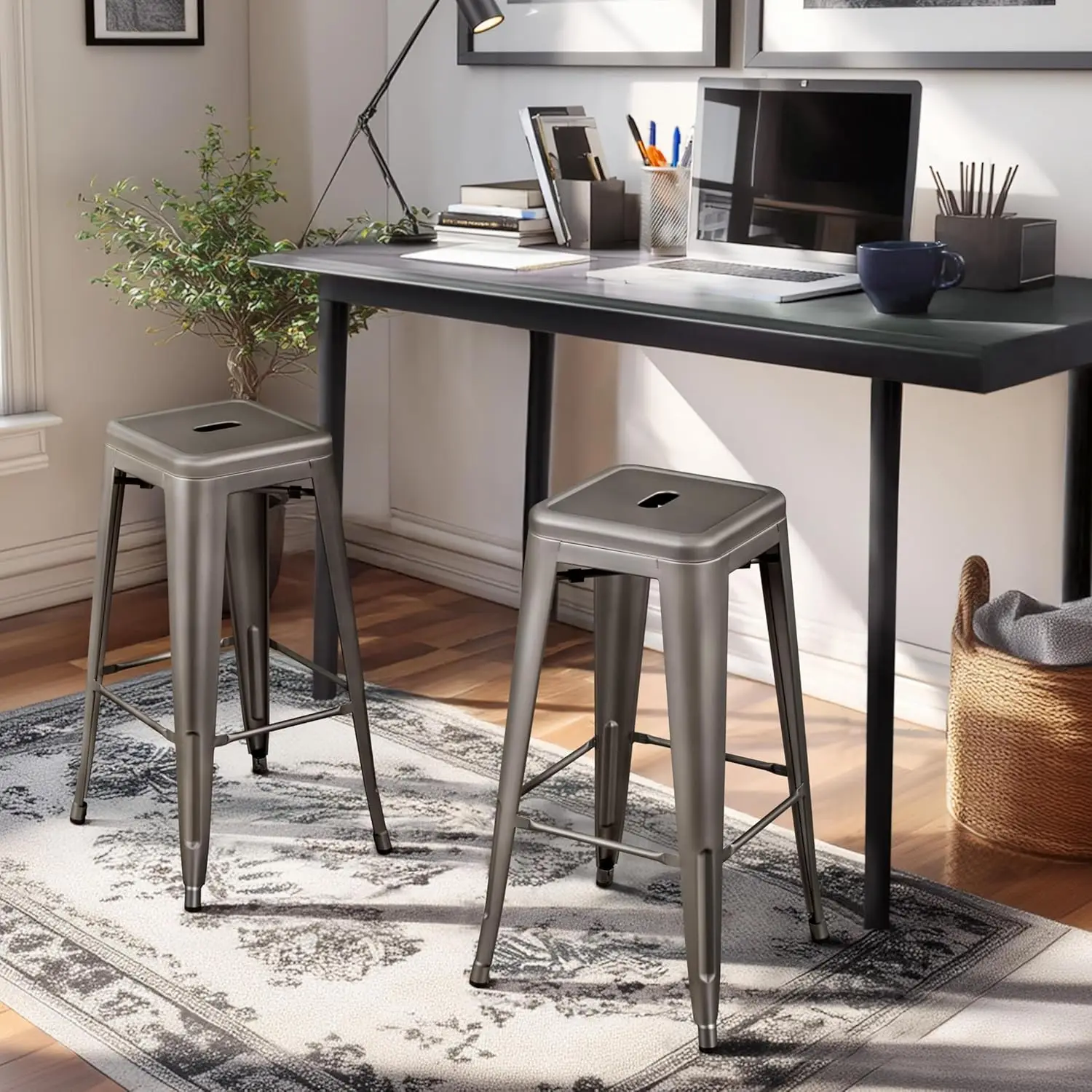 

Набор 30-дюймовых металлических барных стульев из 4 шт., промышленные штабелируемые с подставкой для ног, металлический пистолет