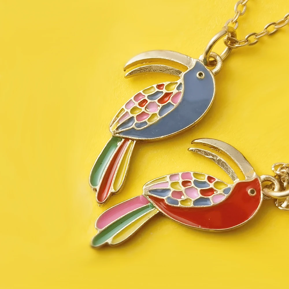 2 Pcs/set Fashion Gold Color Blue Red Parrot Bird Pendant Necklace For Kids Women Bff Jewelry Best Friend Gift