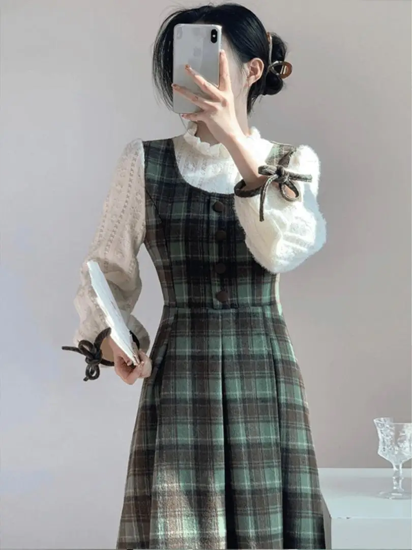 

plus Size 200 Pounds Vintage Preppy Long Sleeve Dress And Sweater Set Waist Cinched Plaid Midi Dress for Young Women in China