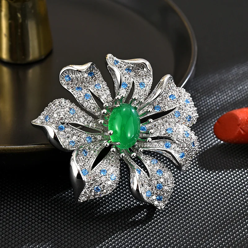 Spring New Temperament Corsage Retro Exquisite Luxury Hollowed Out Begonia Flower Brooches for Women Clothing Accessories Pins