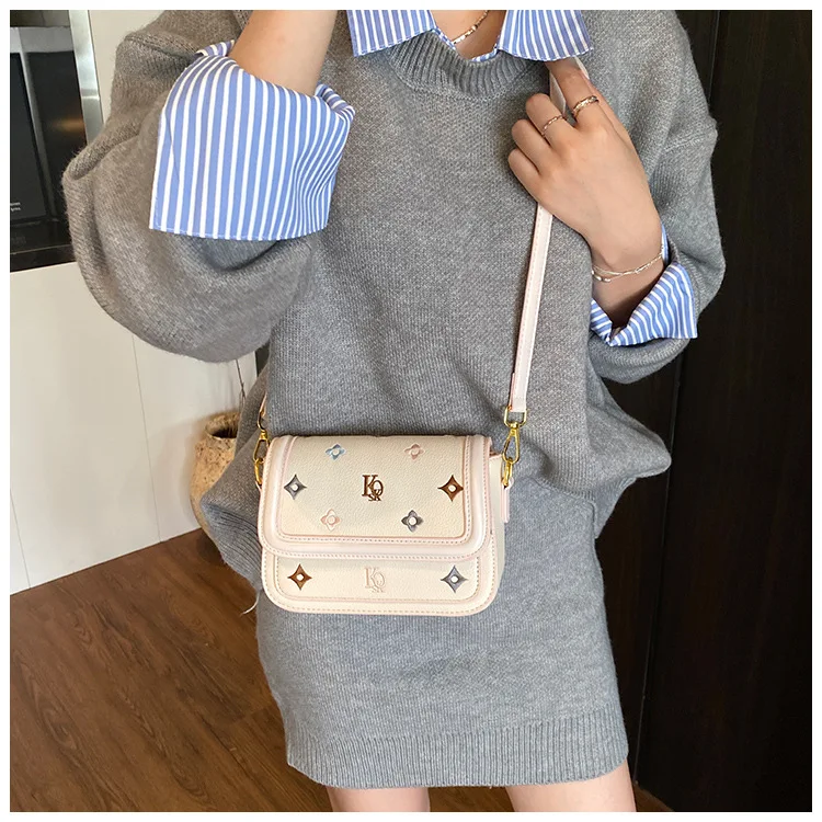 

New European & American Retro Letter Chanel-Style Crossbody Bag - Embossed Printed, Casual Trendy Shoulder Bag