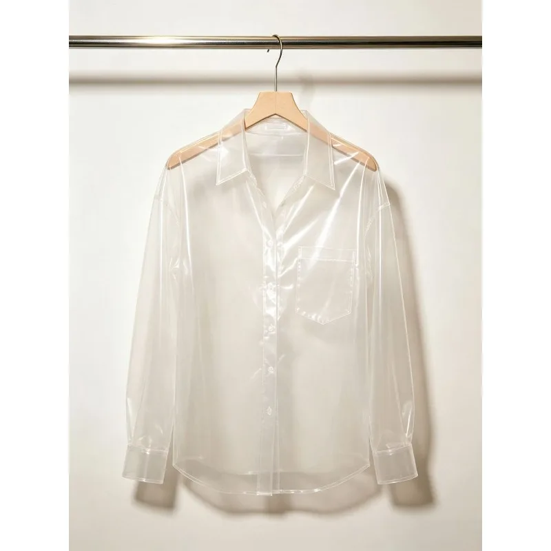 Top in TPU Ultra Sottile Trasparente Effetto Cristallo, Vestibilità Morbida con Spalle Cadenti e Orlo Arrotondato, Stile Sfilata