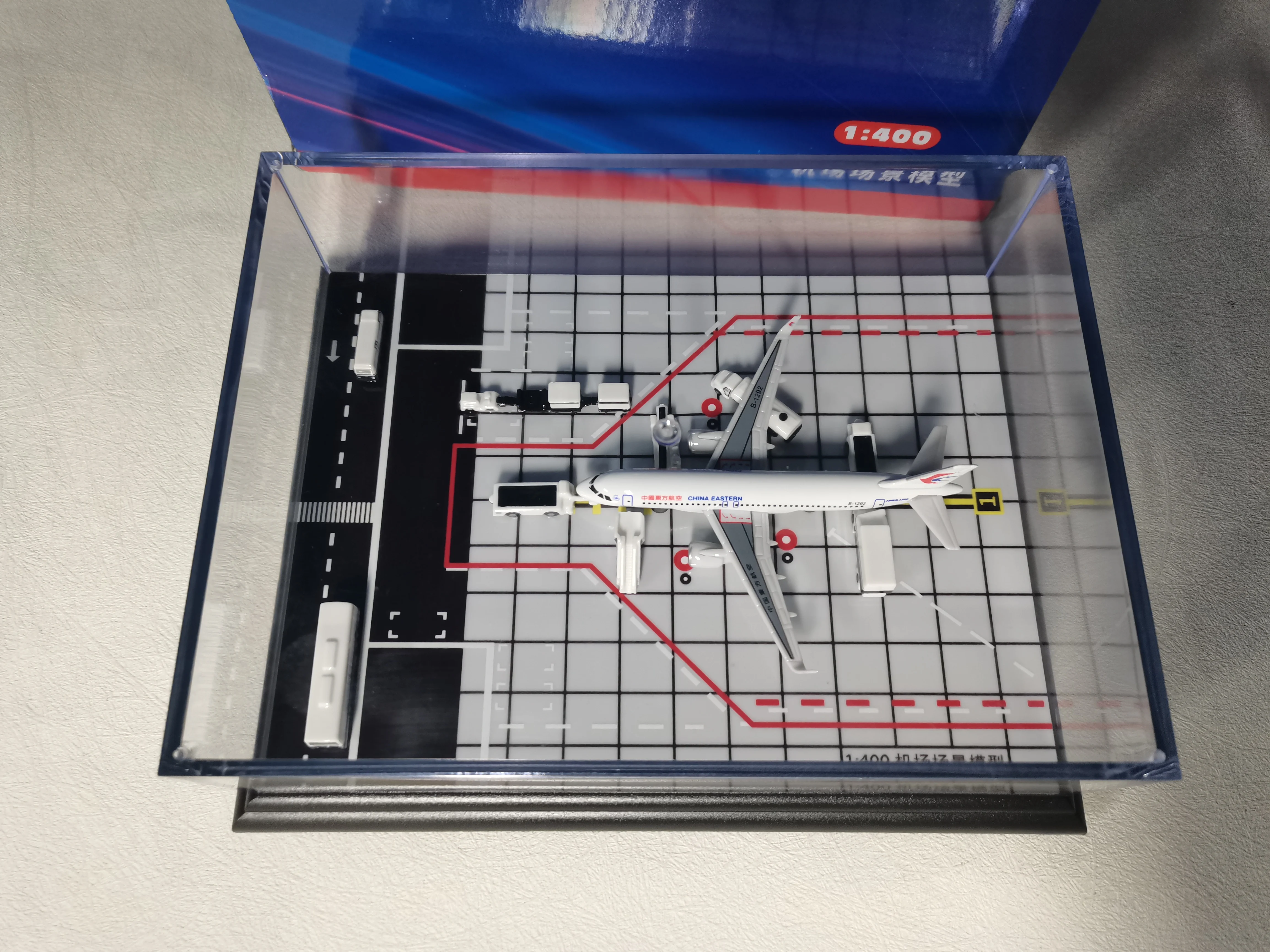 1/400 مقياس الطائرات ABS المشهد نموذج الصين الخطوط الجوية الشرقية مطار طائرة الديكور نموذج بلاستيكي لعبة تعليمية للأطفال