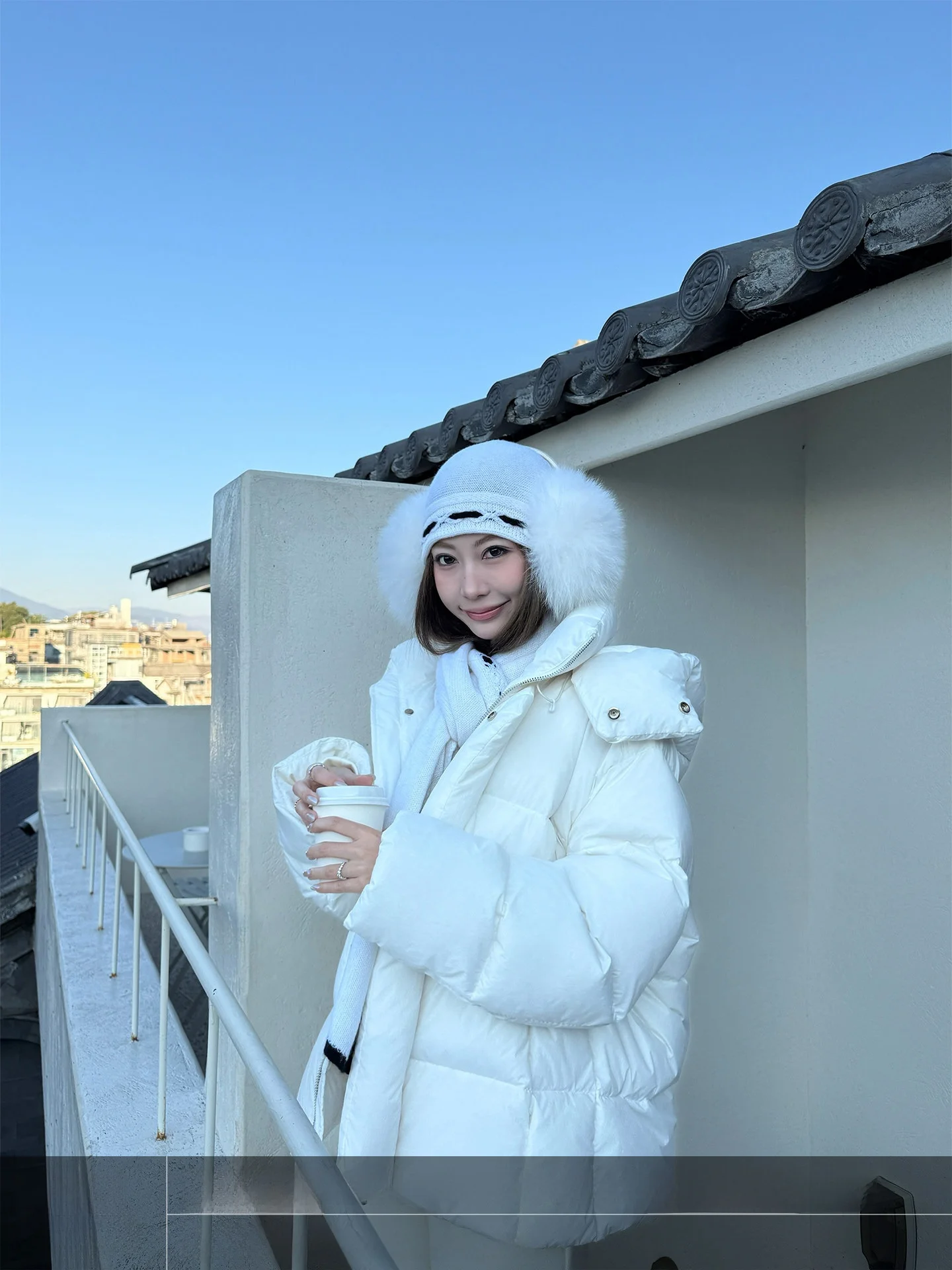 

4PRIL Winter Essential! 300g Filled Short Hooded down Jacket Women's Thickened Warm Outerwear Casual Fit Detachable Cap