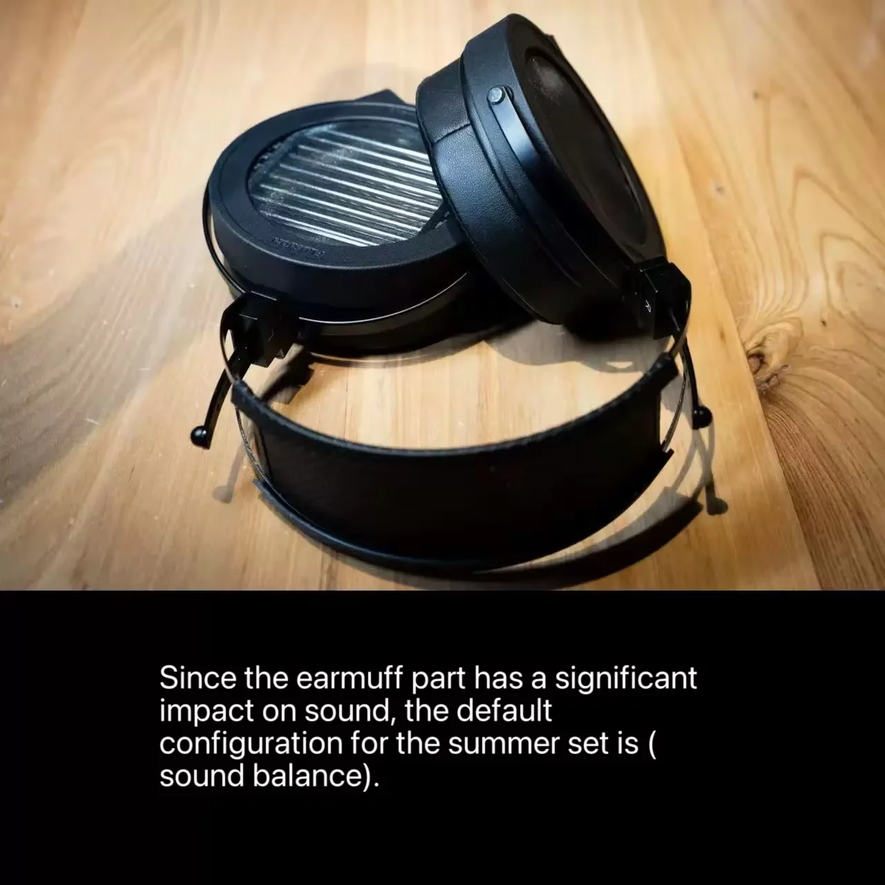 Высококачественные полноразмерные наушники XK-AUDIO с плоской диафрагмой из серебряного сплава и сопротивлением 25 Ом.