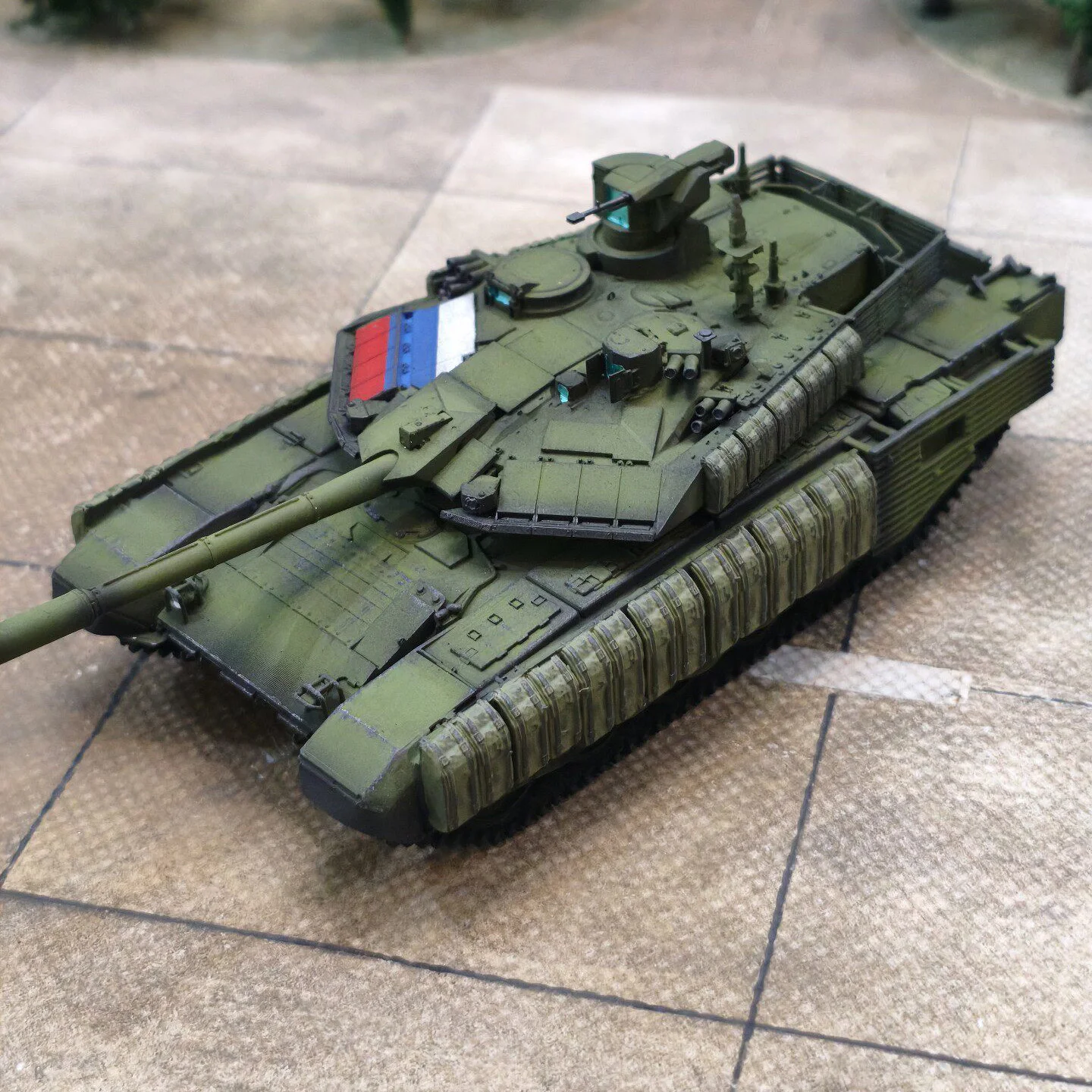 1/72 Russian T90M（Russian flag） Tanks, Hand-Painted Finished Model Decorative Ornament (Ships in 5-6 Days)