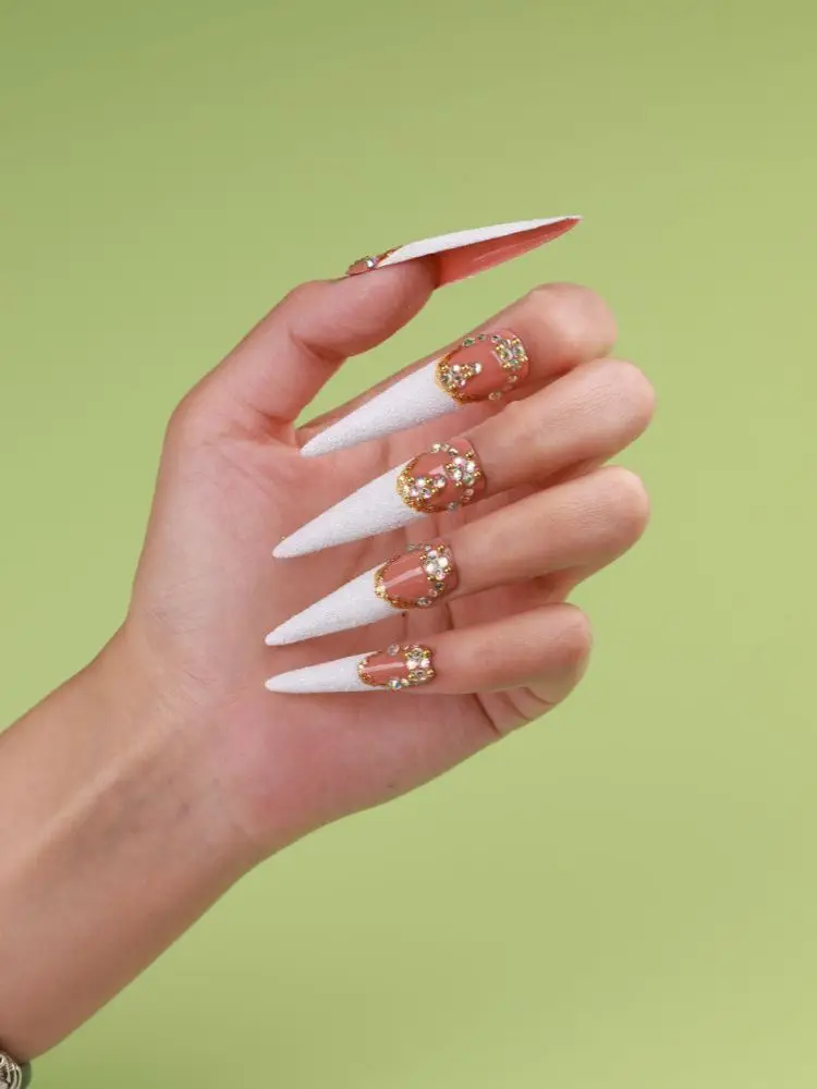 Hot Sale French Style Nail Art Accessories with Handcrafted Lace and Shimmering Rhinestones