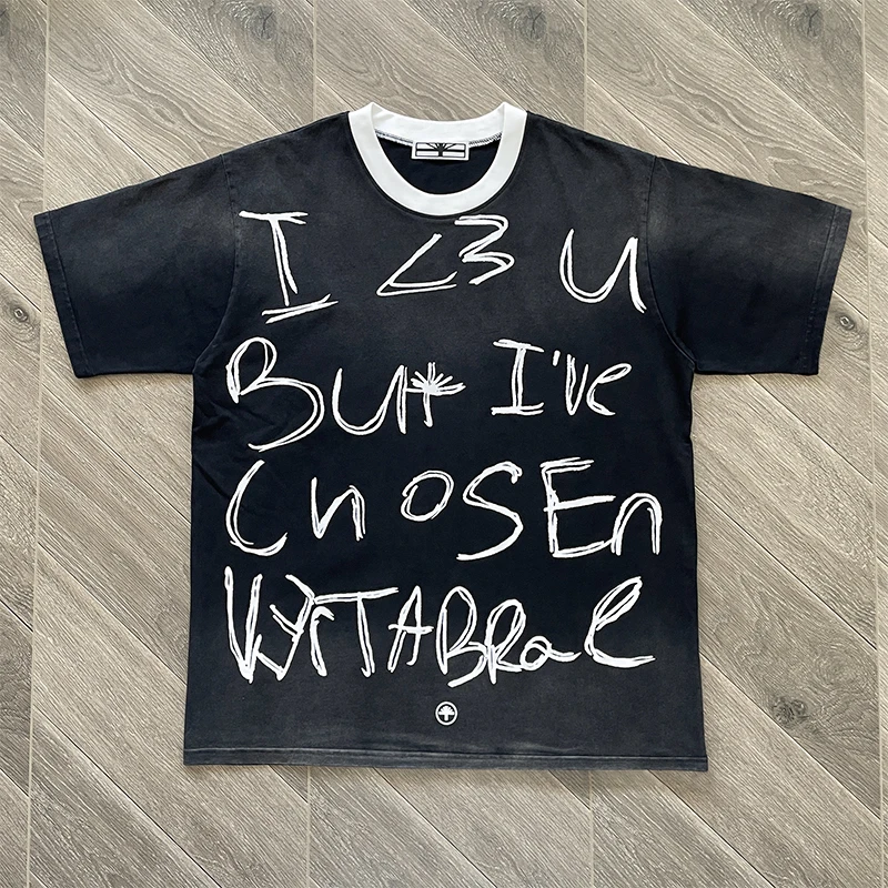 Vertabrae المختار المحملة الزيتون التباين الربط العنق عارضة قصيرة الأكمام تي شيرت