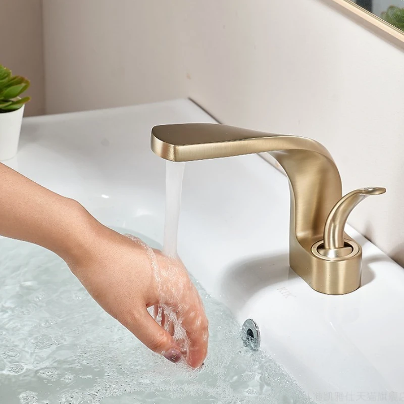 

Brass Core Modern Bathroom Sink Faucet Gray Single Handle Deck Mounted Wash Basin Water Tap Hot And Cold Water Mixer